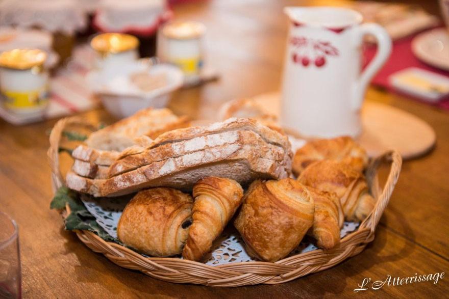 Bed and Breakfast L'Atterrissage Santes Exteriér fotografie